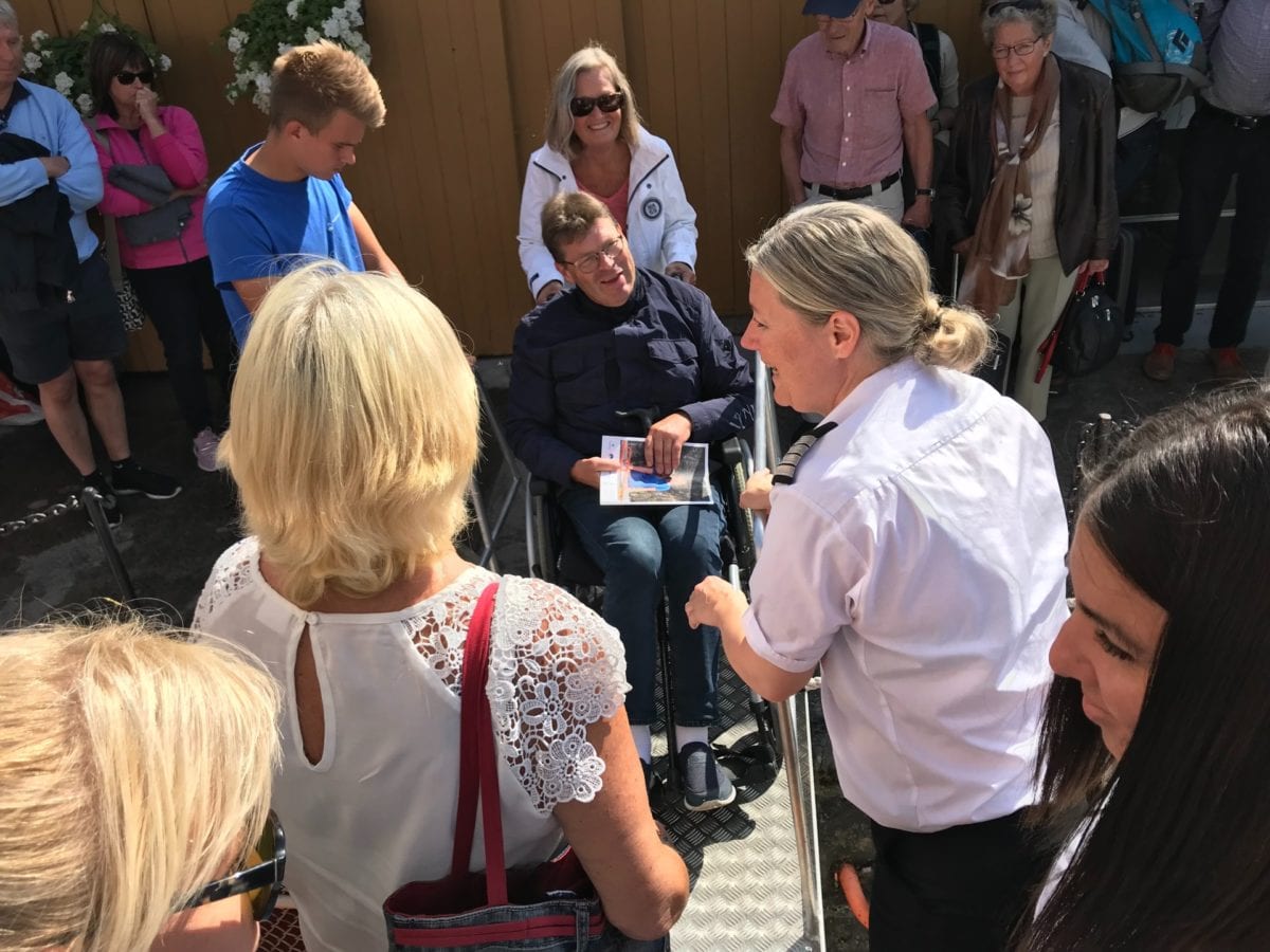 Bilde av arbeidet med tilrettelegging, mann i rullestol