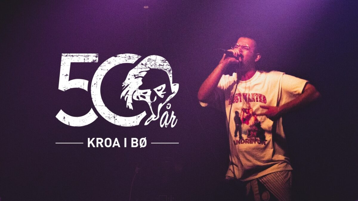 Kroa konsert med logo
