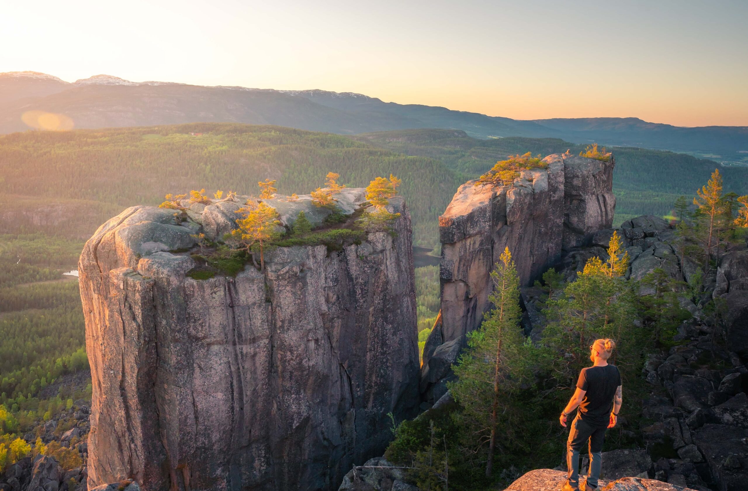Mann ved gygrestolen